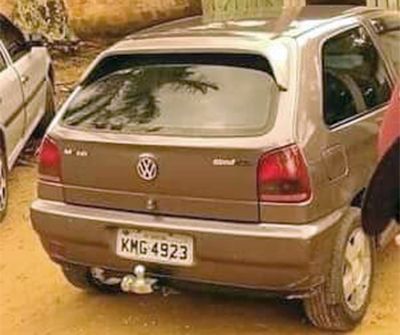 Dois veculos VW Gol so furtados nas imediaes da FEAPS