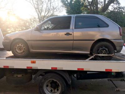 Veculo VW Gol furtado em Pilar  encontrado depenado em Sorocaba