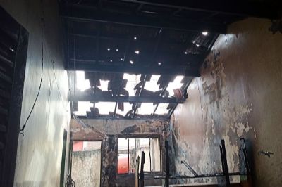 ​Residncia  destruda em incndio no Jardim Bela Vista