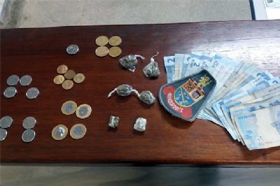 PM apreende jovens com maconha na pista de skate