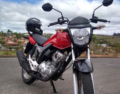 ​Ladres armados rendem jovem e roubam sua motocicleta na Nova Pilar II