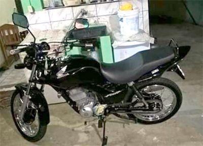 ​Motocicleta Honda CG 150  furtada em frente o Banco do Brasil