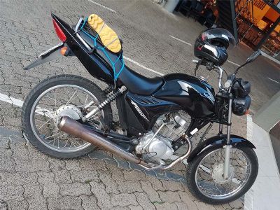 Motocicleta  furtada no estacionamento da Santa Casa