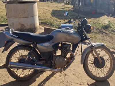 Motocicleta Honda CG 125 KS foi furtada no Vel�rio Municipal