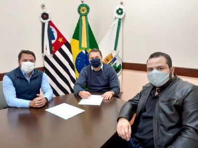 Administrao municipal empossa novos secretrios de Governo e de Cultura e Turismo