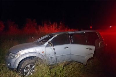 ​Trs feridos em capotamento de veculo na SP-250