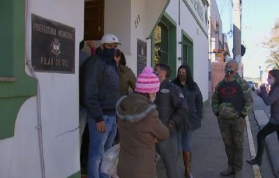 ​Funcionrios de empresa de transporte protestam aps possibilidade de demisso em Pilar do Sul