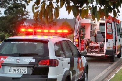 Empresria fica gravemente ferida em acidente na SP-264