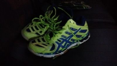 PM aborda suspeito e apreende tnis possivelmente furtado