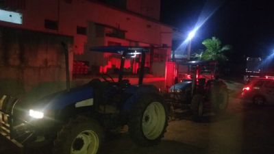 Tratores furtados em roa so encontrados em mata na Ponte Alta