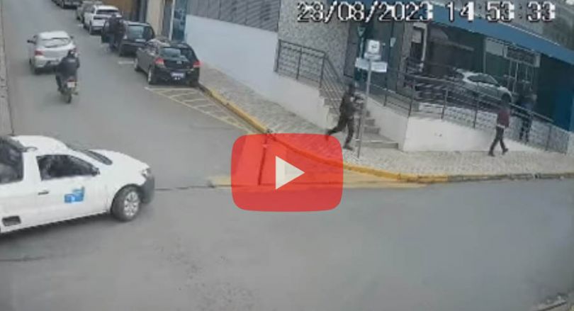 Video flagra o momento do assalto ao dono de postos de combustveis em Pilar do Sul