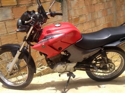 ​Motocicleta Yamaha YBR 125  furtada no bairro da Paineira
